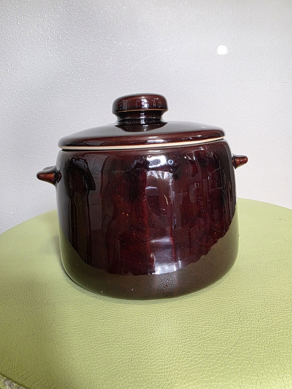 Vintage West Bend Bean Pot Brown Glaze Stoneware Crock with Lid USA 2 Qt